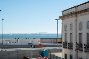 Alfama Very Well-Connected Apartment
